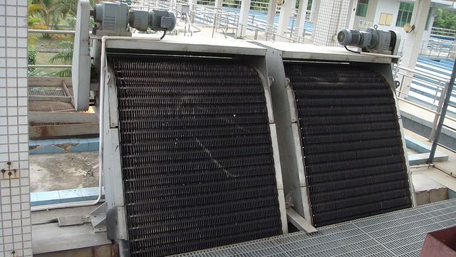 朱坳水厂细格栅机1